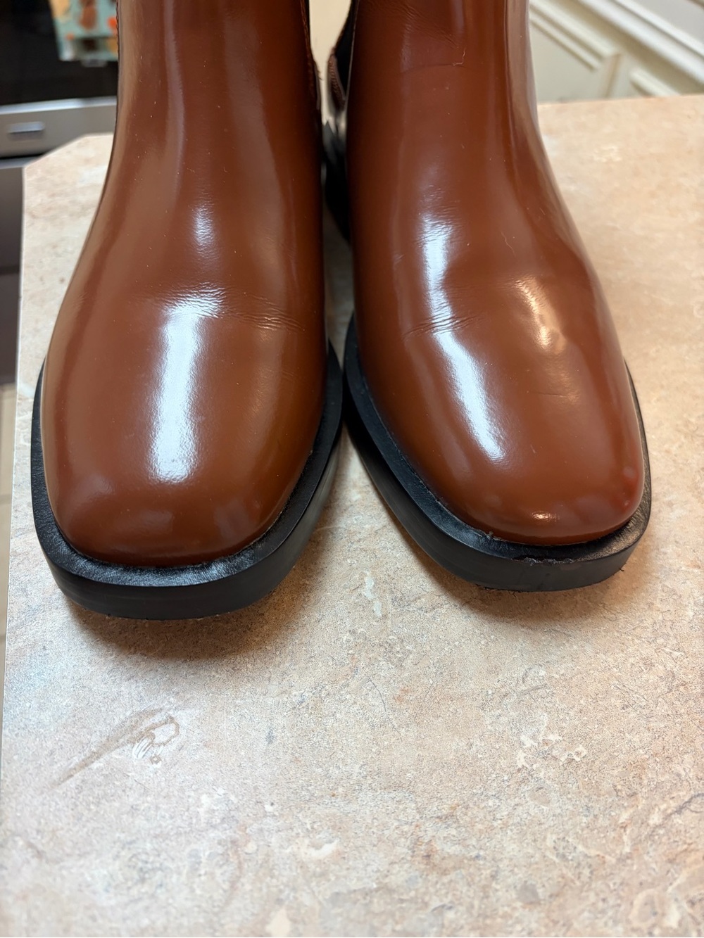 Everlane Chelsea Boot in Rum, size 8 - Picture 8 of 11